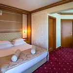 Cezar Hotel 4*