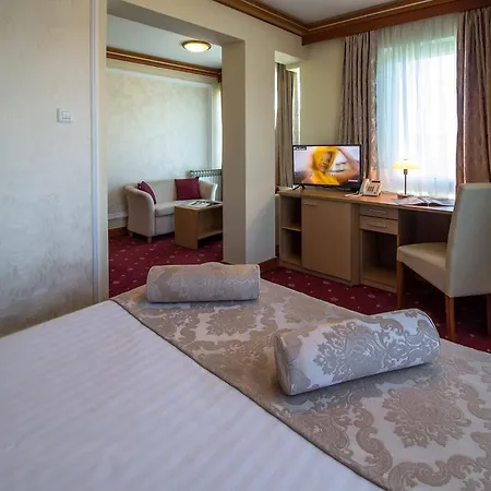 Hotel Cezar 4*