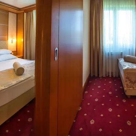 Cezar Hotel 4*