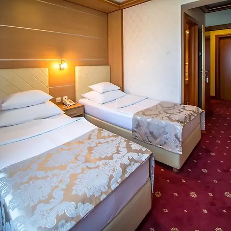 Hotel Cezar 4*