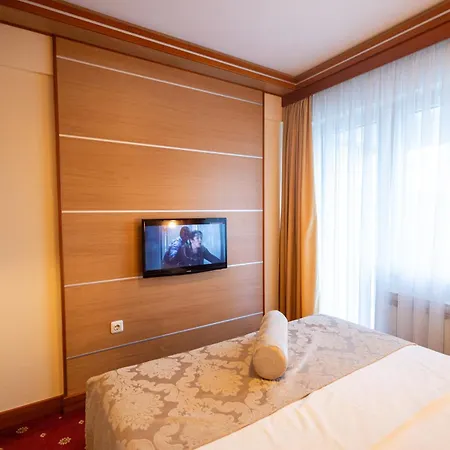Ξενοδοχείο Cezar 4*