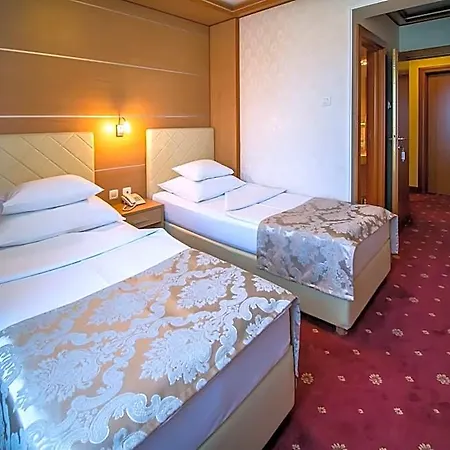 Отель Cezar